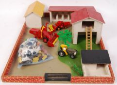 BRITAINS WOODEN FARM