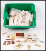 Cigarette Cards: A large collection of assorted lo