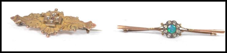 Two 9ct gold Victorian / Edwardian bar brooches, o