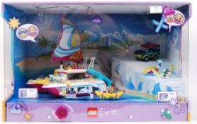 LEGO FRIENDS SHOP DISPLAY CABINET