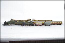 A group of vintage model railway OO gauge train set items to include Hornby Dublo three rail train