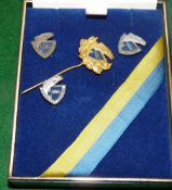 ADU PINS: Set of 4 Abu Record Fisken lapel badges, Gold with laurel leaves, silver and bronze, in