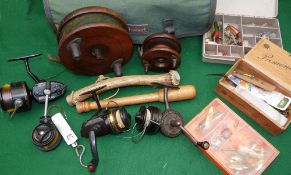 REELS & ACCESSORIES: Varied collection of reels and accessories incl. a 6