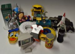 Selection of Vintage Novelty Radios to include Bugs Bunny, Donald Duck, Thunderbirds, Coca Cola
