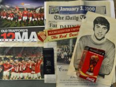 Collection of Manchester United memorabilia to include printed autographs, photo, season ticket