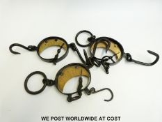 Three dual-scale scales of unusual oval single spring design