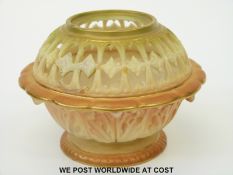 Royal Worcester blush ivory pedestal pot pourri (9cm tall)
