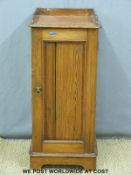 A pitch pine pot cupboard with gallery top (H83xW38xD37cm)