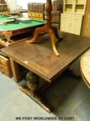 An oak draw leaf refectory table (H74cm x L121cm x W83cm)