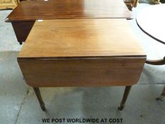 A 19th century mahogany Pembroke table (H73cm x W83cm x D55cm)