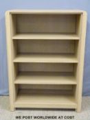 A light oak bookcase (W90 x D41 x H126cm)