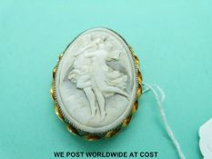 A 9ct gold brooch set with a cameo depicting two angels