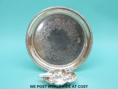 An Edwardian VII hallmarked silver card or similar tray with beaded edge,