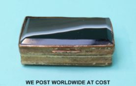 A banded agate double sided pill / snuff box with gilt decoration,