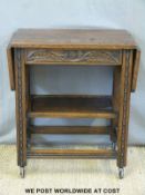 An oak tea trolley (width 66cm)