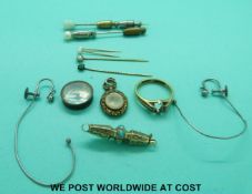 An 18ct gold ring (4.