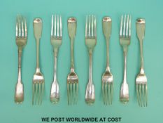 A set of eight Georgian hallmarked silver fiddle pattern dinner forks,