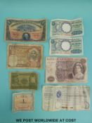 A small collection of bank notes to include Hollom £10,