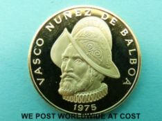 One hundred Balboa Panamanian 900/1000 gold coin in case with certificate