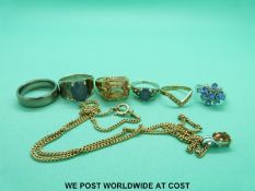 A 9ct gold ring set with diamonds,