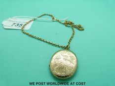 A yellow metal chain (2.