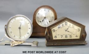 Three mantel clocks to include Art Deco/retro examples