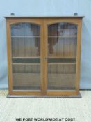 A 19th/20th century glazed mahogany hanging collector's cabinet (W65 c D17 x H68cm)