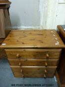 A pine chest of four drawers (W78 x D46 x H78cm)