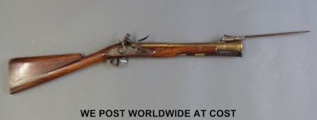 Late 18th/ early 19thC brass barrelled blunderbuss with spring loaded bayonet,