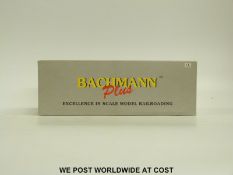 Bachmann Plus 00 gauge EMD F7A 'Santa Fe' locomotive 306L 11223,