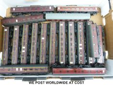 Seventeen LMS/Midland Region Hornby and similar 00 gauge carriages