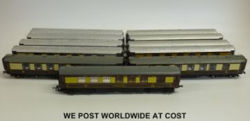 Eleven Hornby 00 gauge Pullman carriages, some with internal working lights and one motorised.