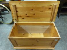 A pine trunk (W84 x D39 x H45cm)