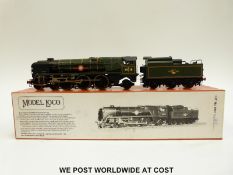Model Loco 00 gauge BR 4-6-2 rebuilt Merchant Navy Class locomotive and tender British India Line,