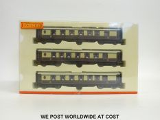 Hornby 00 gauge set Pullman three coach pack