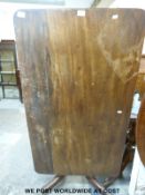 A 19thC oblong breakfast table (L123 x W71 x H72cm)