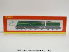 Hornby 00 gauge BR 4-6-2 Battle of Britain Class locomotive '92 Squadron' R.2220, in original box.