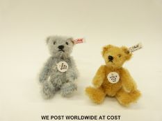 Two Steiff Club Gift miniature Teddy Bears, 1997/98 Blonde 7 1922 replica and 2004 Light Blue 7,
