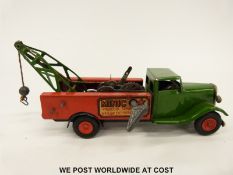 Tri-ang Minic tin plate clockwork Breakdown Lorry with green and red body and red hubs