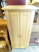 A modern light oak cabinet (W50 x D33 x H37cm)
