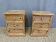 A pair of bedside chests (W44 x D30 x H61cm)