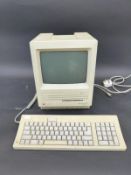 An Apple Macintosh SE FD HD computer