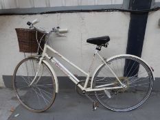 Universal La Riviera ladies bicycle with basket