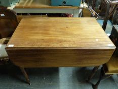 A 19thC mahogany Pembroke table and four chairs (H71 x W91 x D105cm)