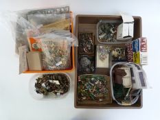 A large collection of lead, diecast metal and other miniature soldiers,