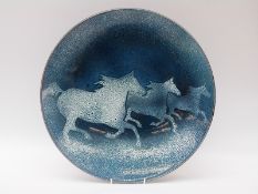 Anita Harris trial charger decorated with horses and multiple signatures verso (41cm diameter)