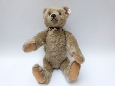 Steiff Original 'Annabel' 667978 teddy bear, North American exclusive, with dark blonde mohair,