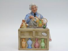 Royal Doulton figure China Repairer HN2943
