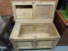 Pine trunk (H57 x L98 x W50cm)