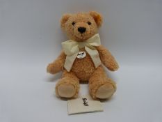 Steiff Original 'Sophie' 022319 teddy bear,